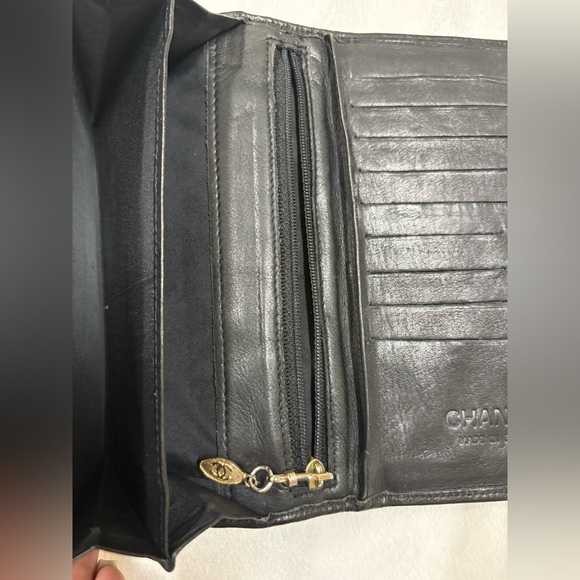 CHANEL Black Quilted Wallet with Silver Logo - Picture 6 of 14